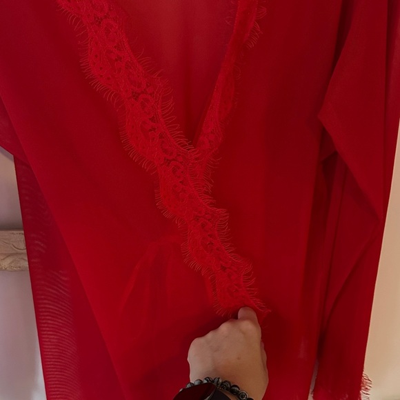 AVID LOVE | Elegant Red Lace Women’s Robe - Picture 4 of 11